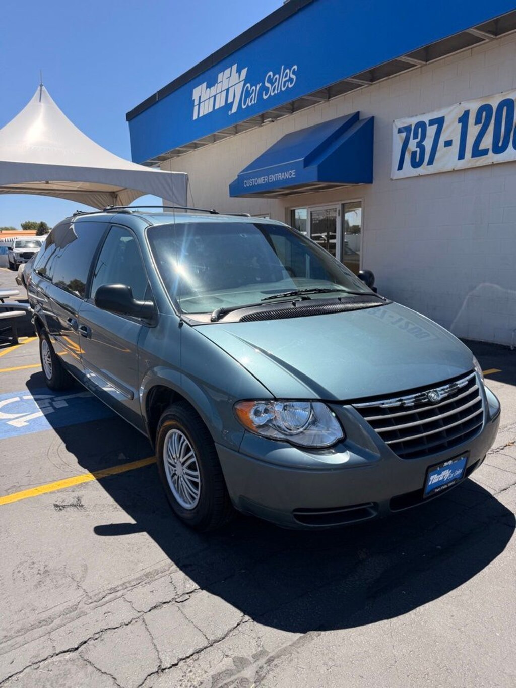 Used 2005 Chrysler Town & Country Passenger Van