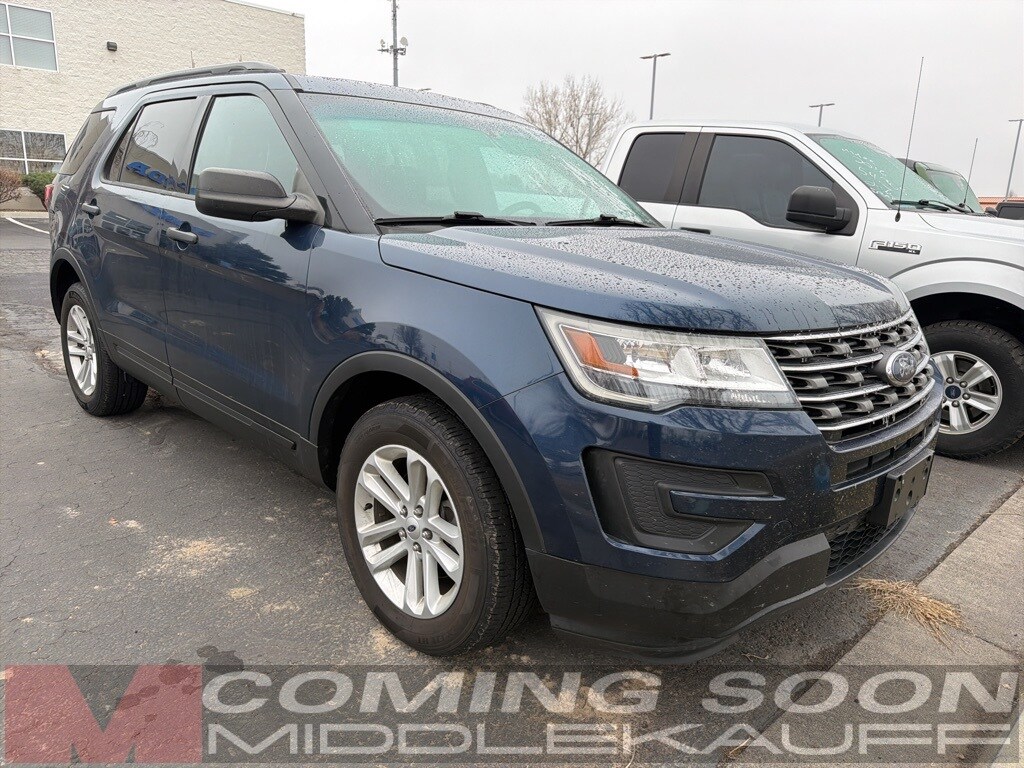 Ford Explorer Base 4WD