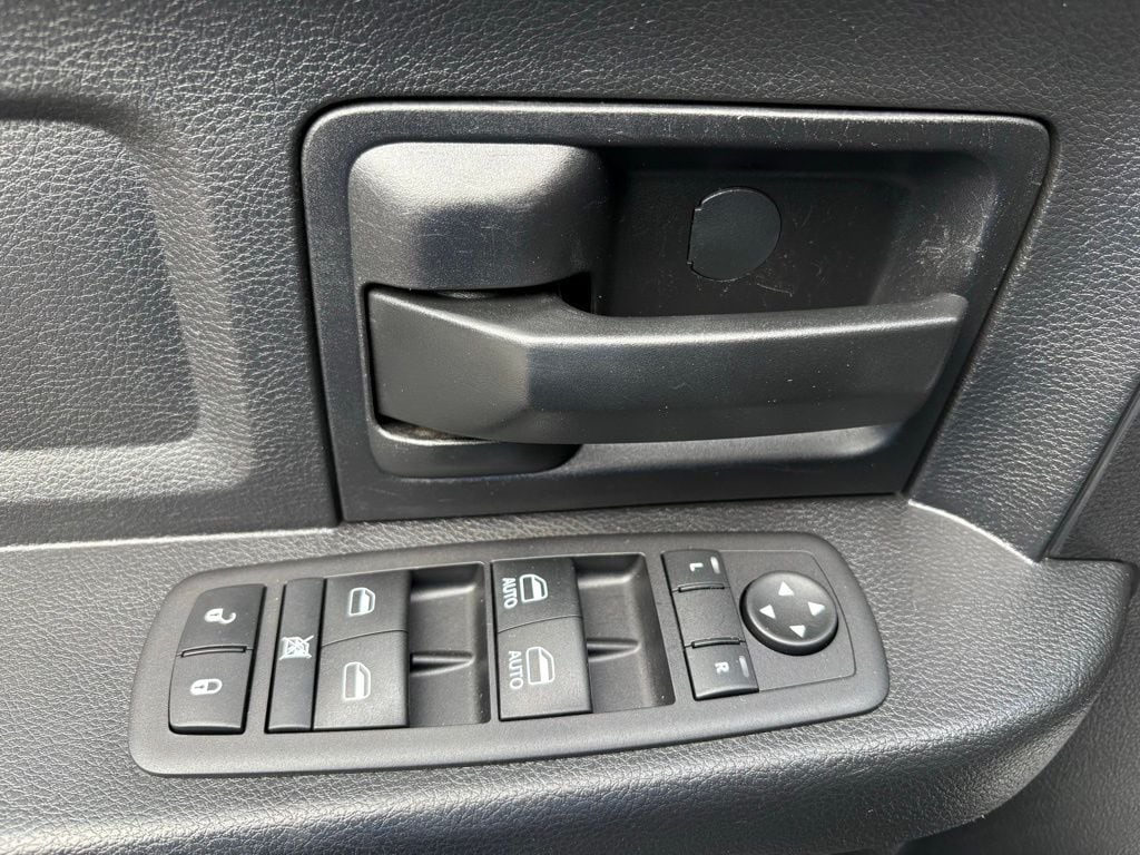 2014 RAM 1500 - Photo 9