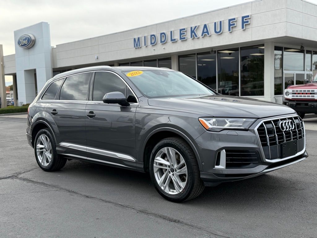 2022 Audi Q7 55 Premium Plus quattro Tiptronic's photo