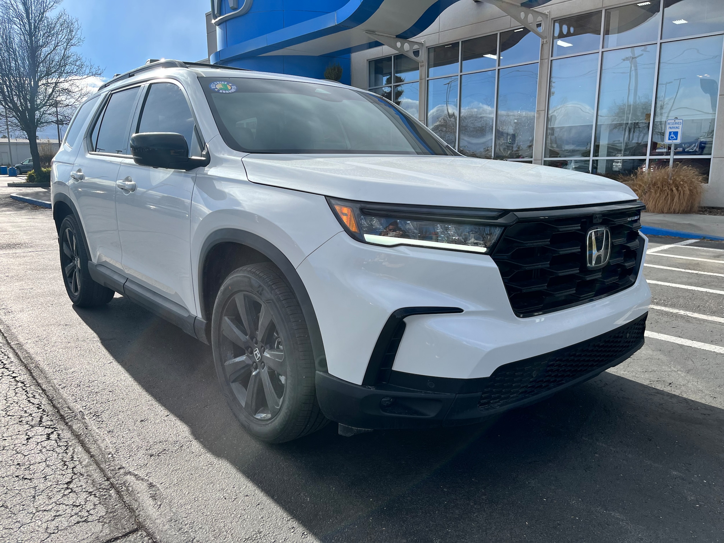 2025 Honda Pilot Black Edition's photo