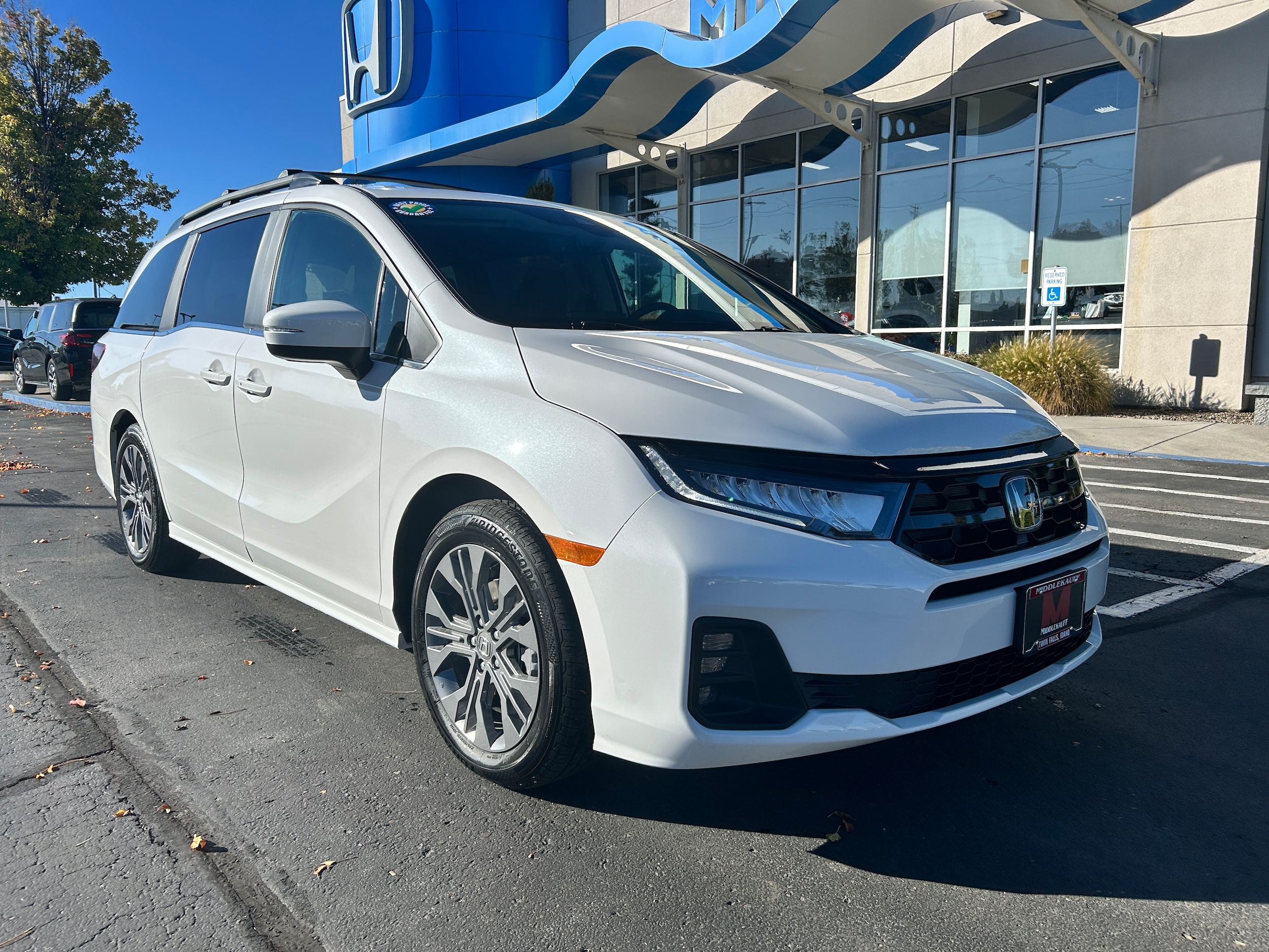 2026 Honda Odyssey Touring's photo