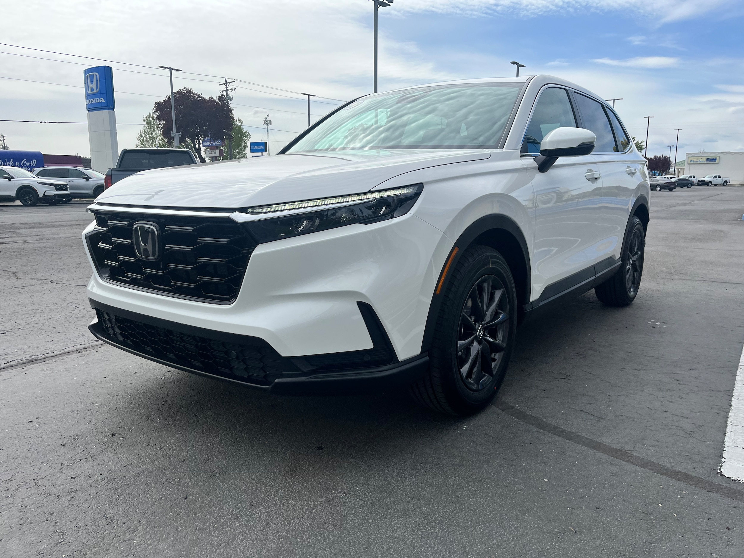 View vehicle photo 3