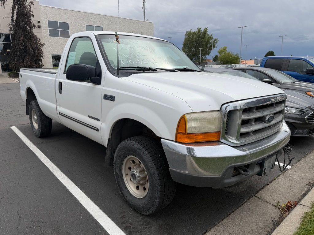 Oxford White Clearcoat 2000 Ford F-250 Super Duty Pickup Truck