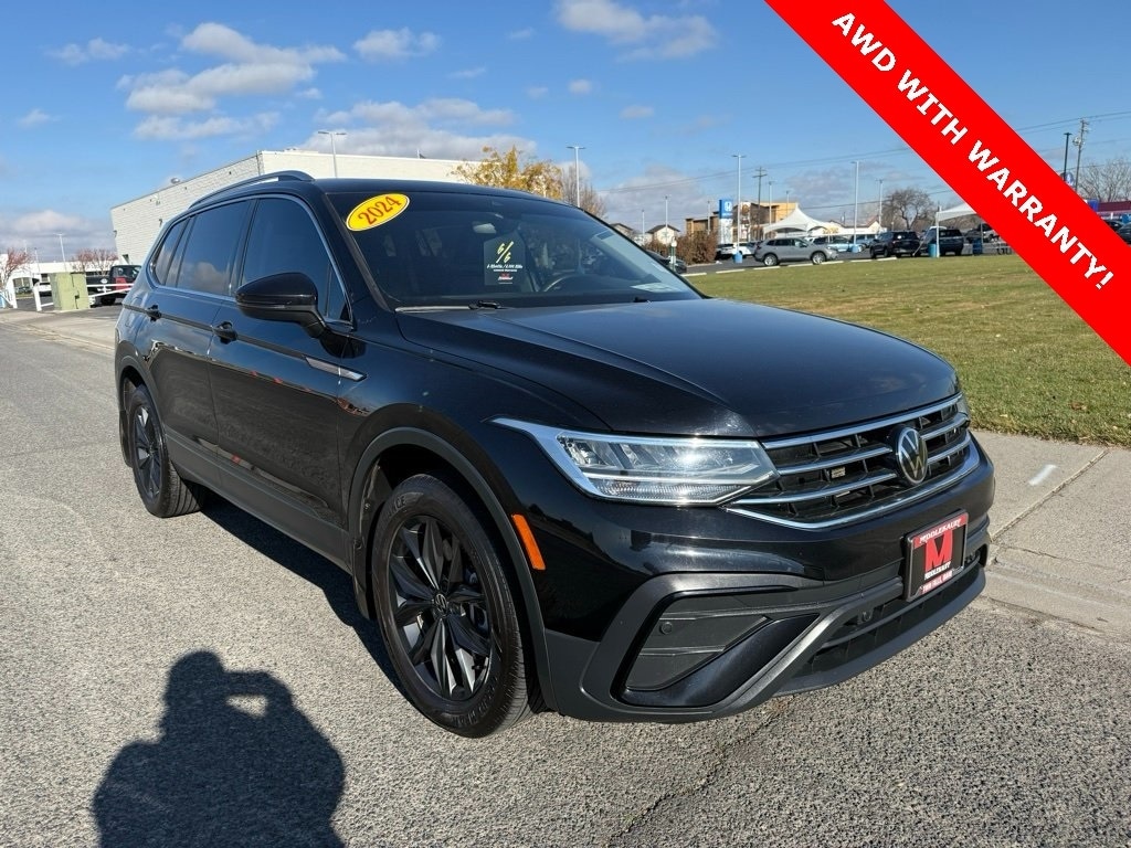 2024 Volkswagen Tiguan SE's photo