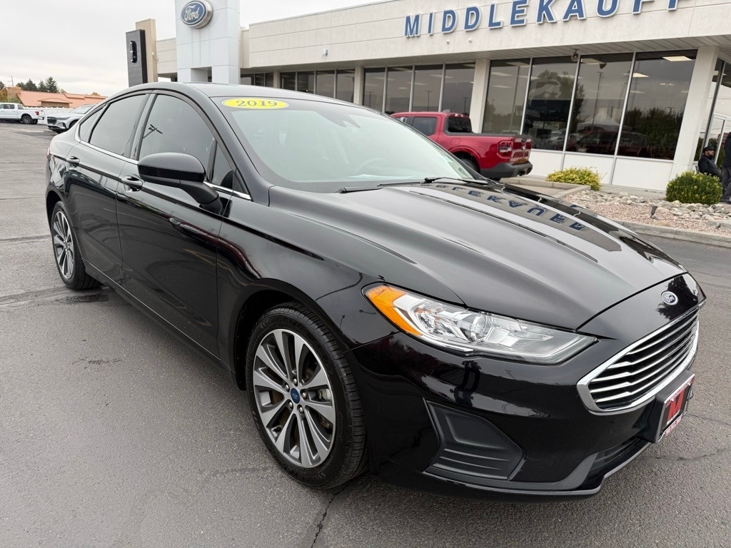 Used 2019 Ford Fusion SE Sedan