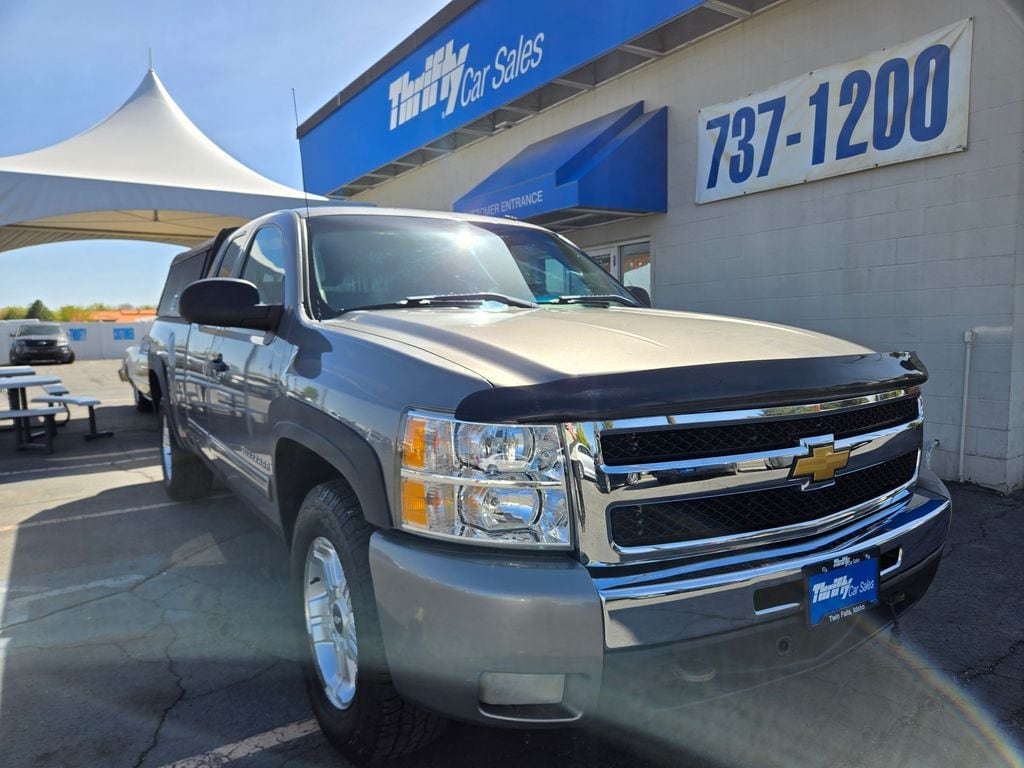2009 Chevrolet Silverado 1500 Work Truck 4X4 Extended Cab SWB's photo