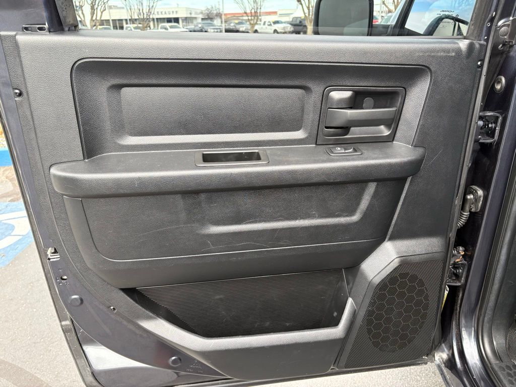 2014 RAM 1500 - Photo 19