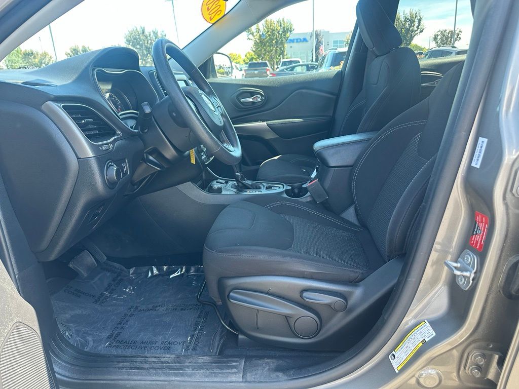 2020 Jeep Cherokee Latitude - Photo 10