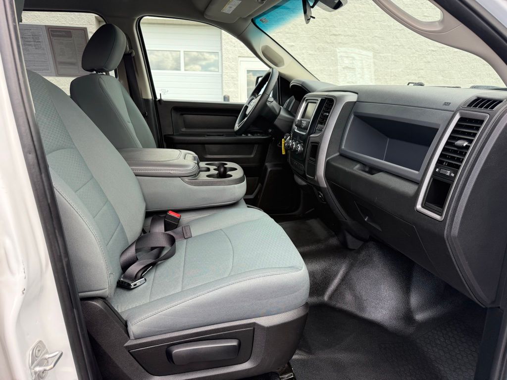 2018 RAM Ram 1500 Pickup Tradesman - Photo 32