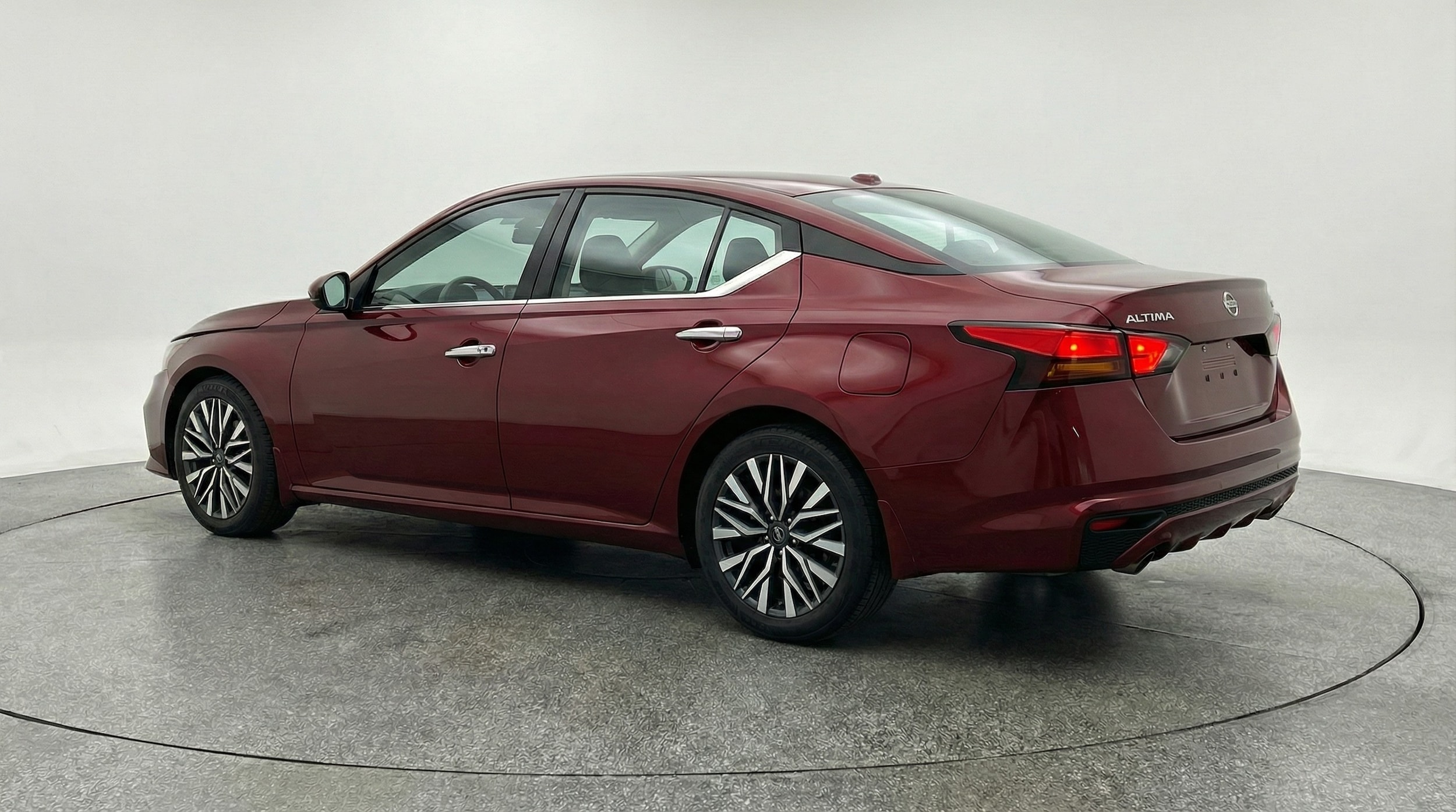 Thumbnail: 2025 Nissan Altima - 5