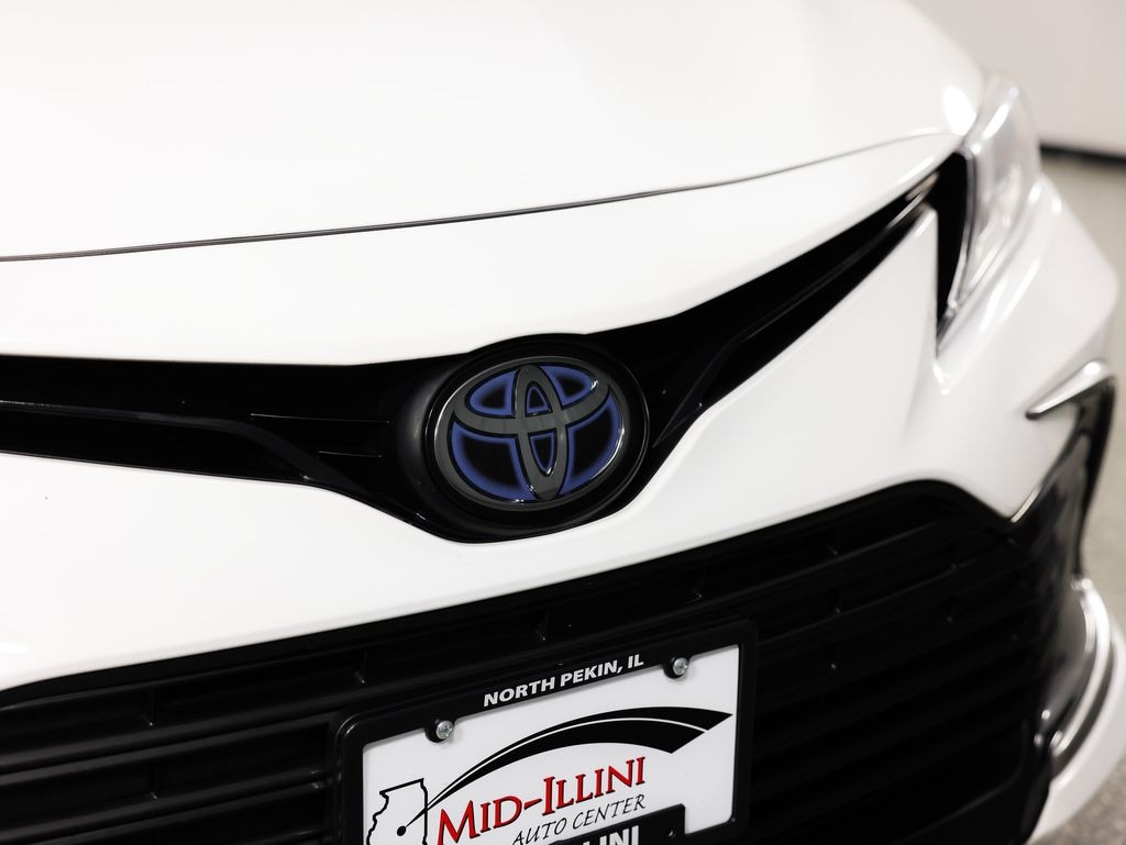 Used 2022 Toyota Camry Hybrid LE Sedan