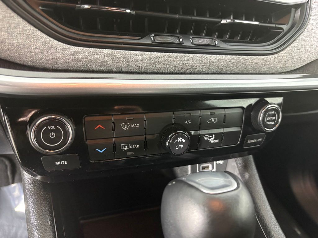 2023 Jeep Compass Latitude Lux - Photo 17