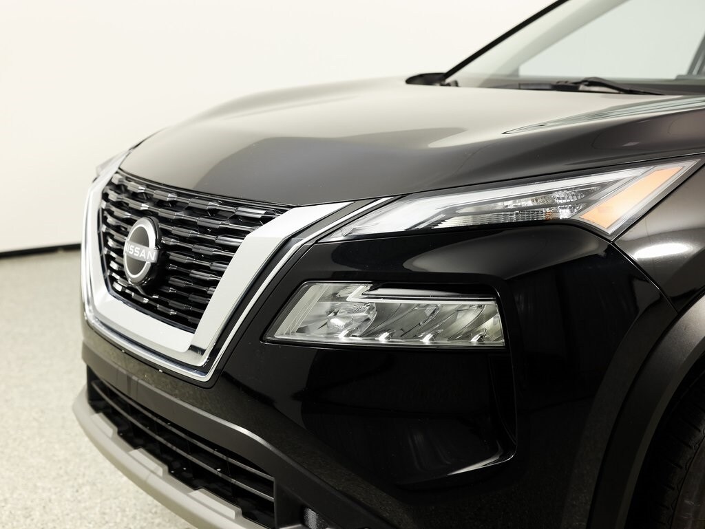 2023 Nissan Rogue SV photo 3
