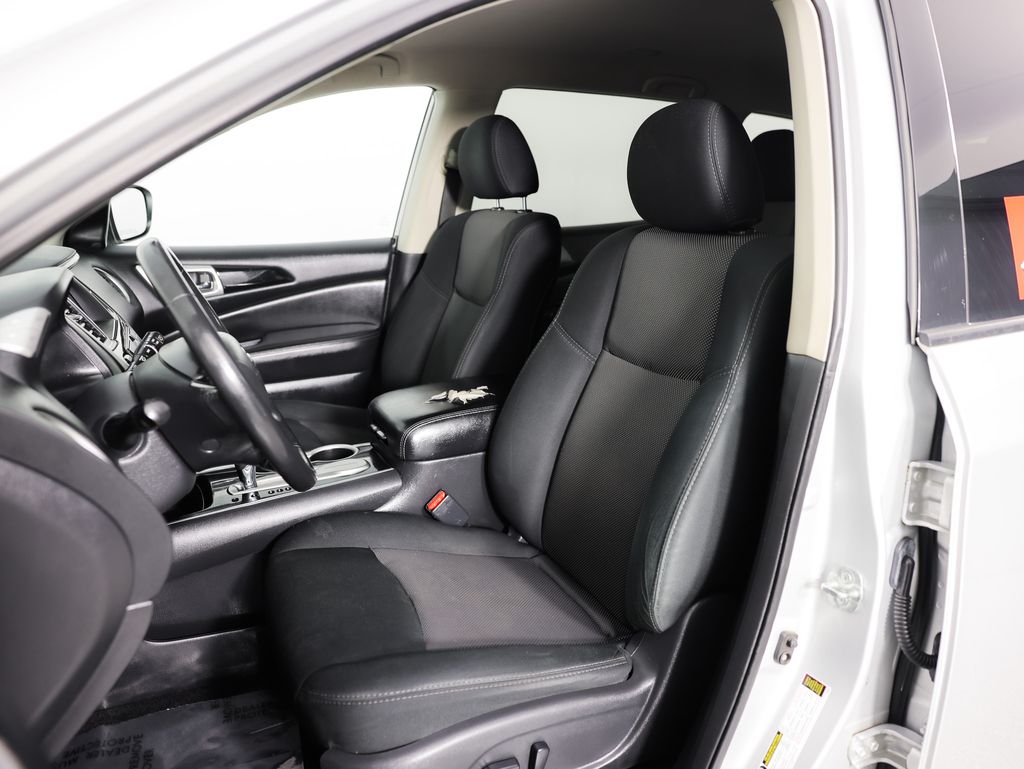 2019 Nissan Pathfinder SV - Photo 21