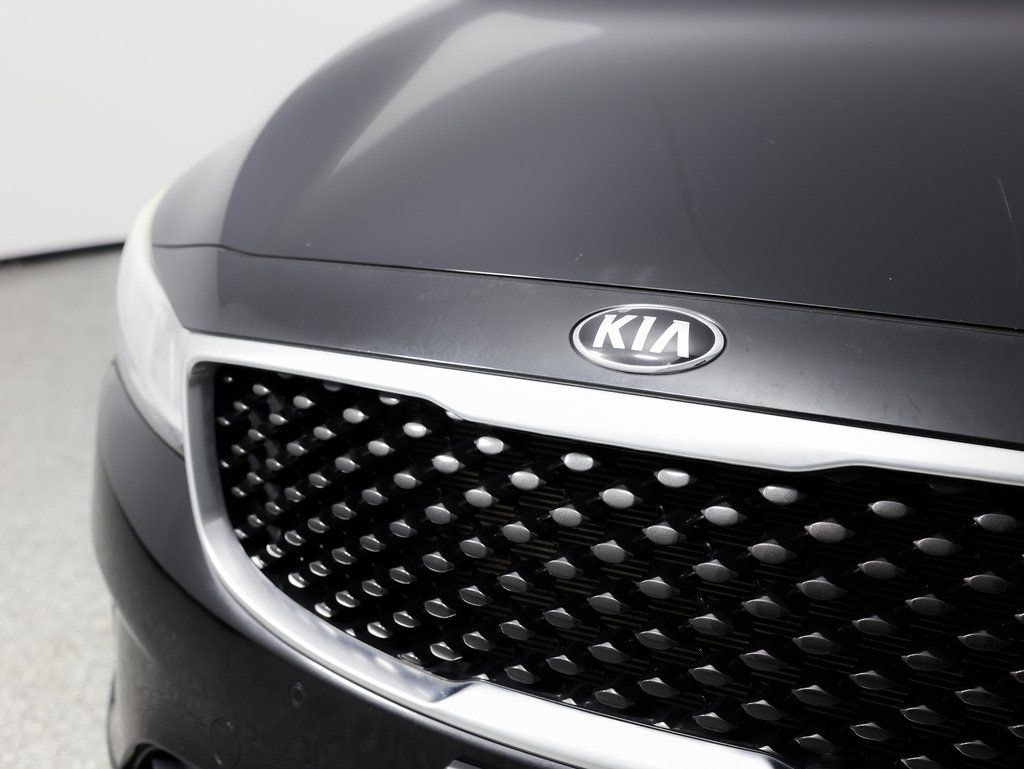 Used 2016 Kia Sedona LX FWD Van