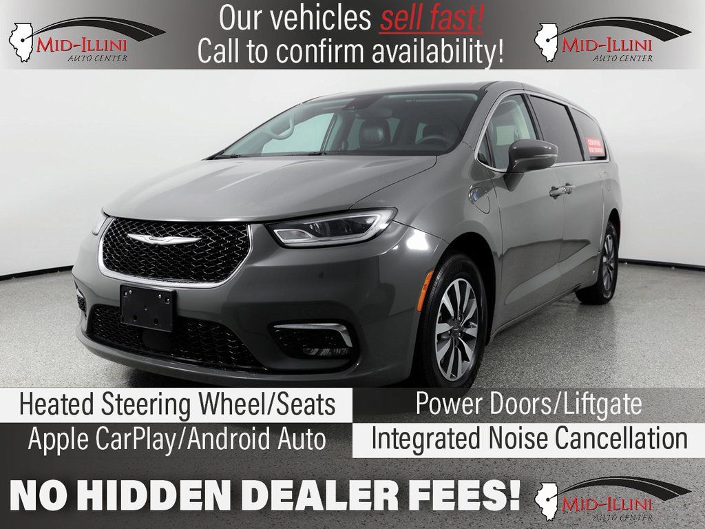 2023 Chrysler Pacifica Hybrid Touring L's photo