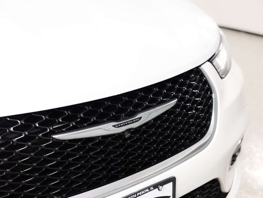 Certified 2022 Chrysler Pacifica Touring L Van Passenger Van