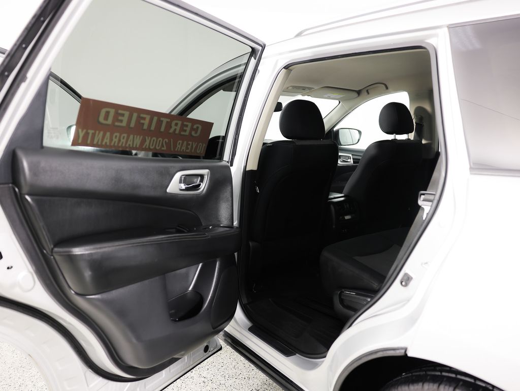2019 Nissan Pathfinder SV - Photo 15