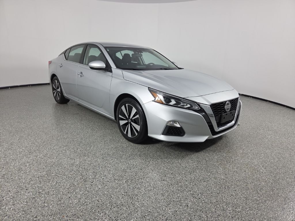 Certified 2022 Nissan Altima 2.5 SV Sedan