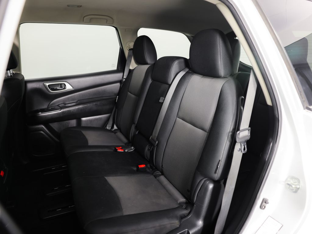 2019 Nissan Pathfinder SV - Photo 16