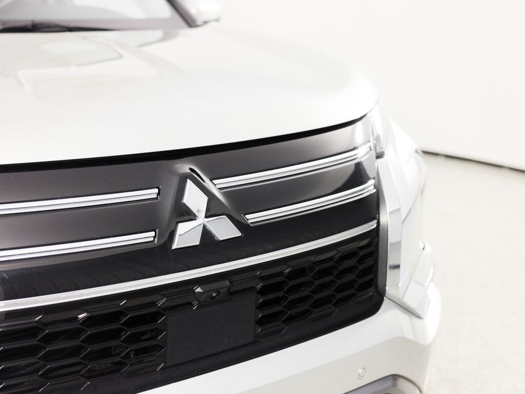 Certified 2025 Mitsubishi Outlander SE SUV