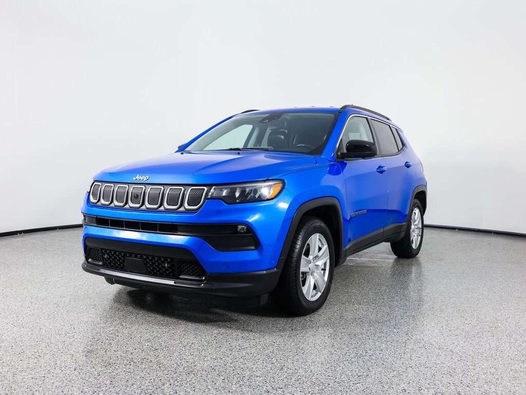 2022 Jeep Compass Latitude photo 2