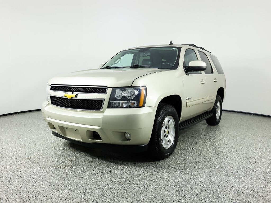 2013 Chevrolet Tahoe LT photo 2