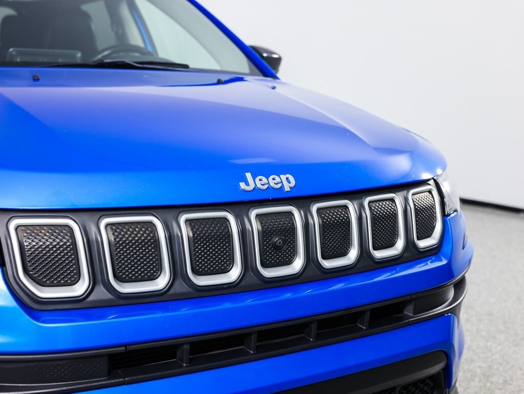 2022 Jeep Compass Latitude photo 3