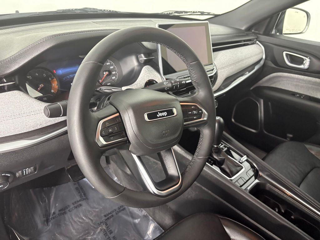 2023 Jeep Compass Latitude Lux - Photo 16