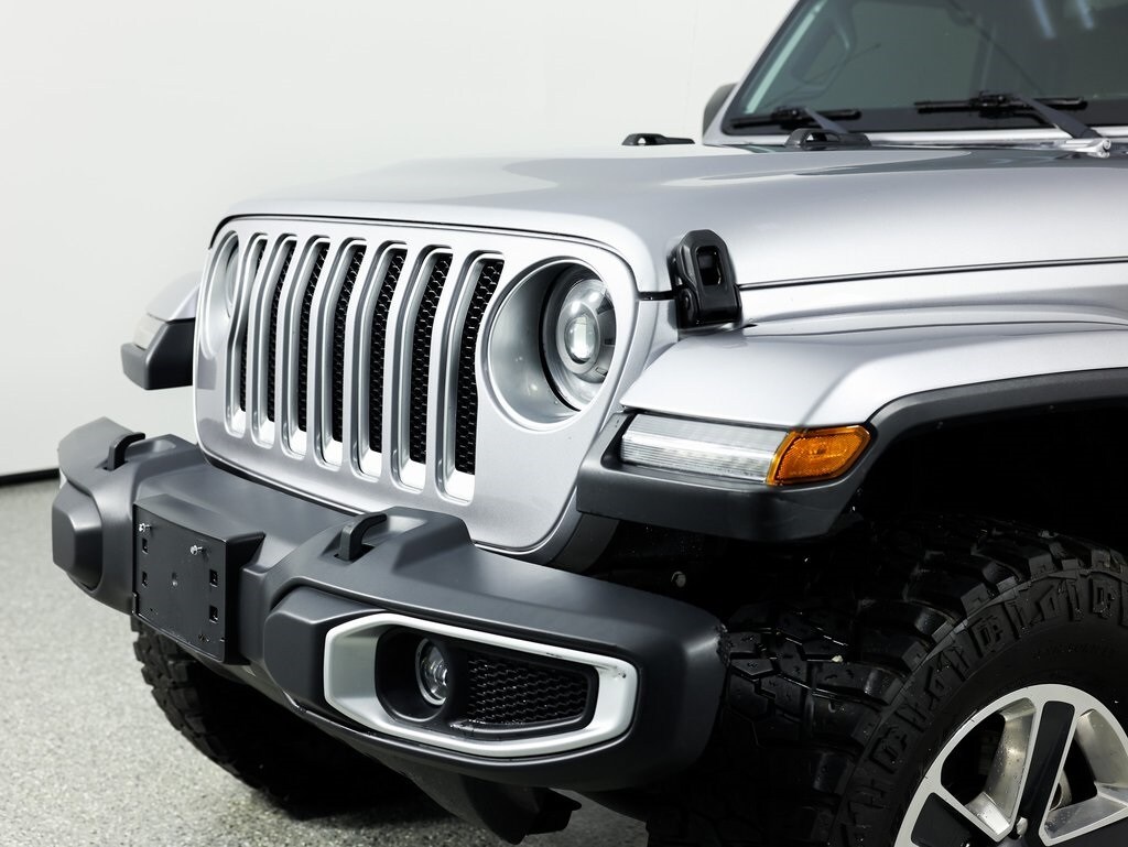2018 Jeep Wrangler Unlimited Sahara photo 3