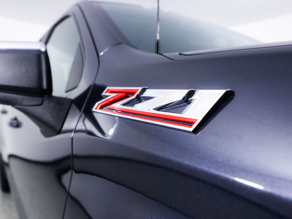 2022 Chevrolet Silverado 1500 LT - Photo 11