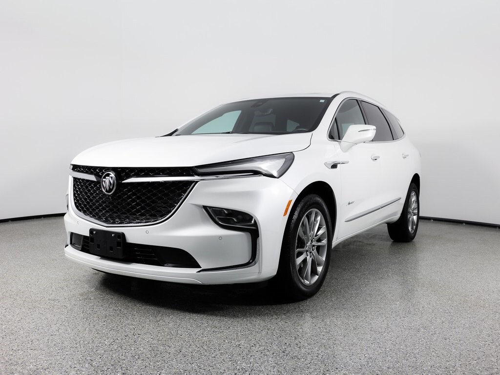 2024 Buick Enclave Avenir photo 2