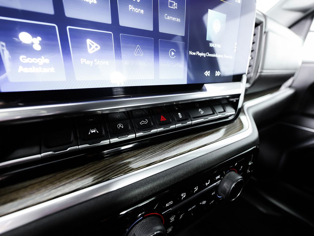 2022 Chevrolet Silverado 1500 LT - Photo 25