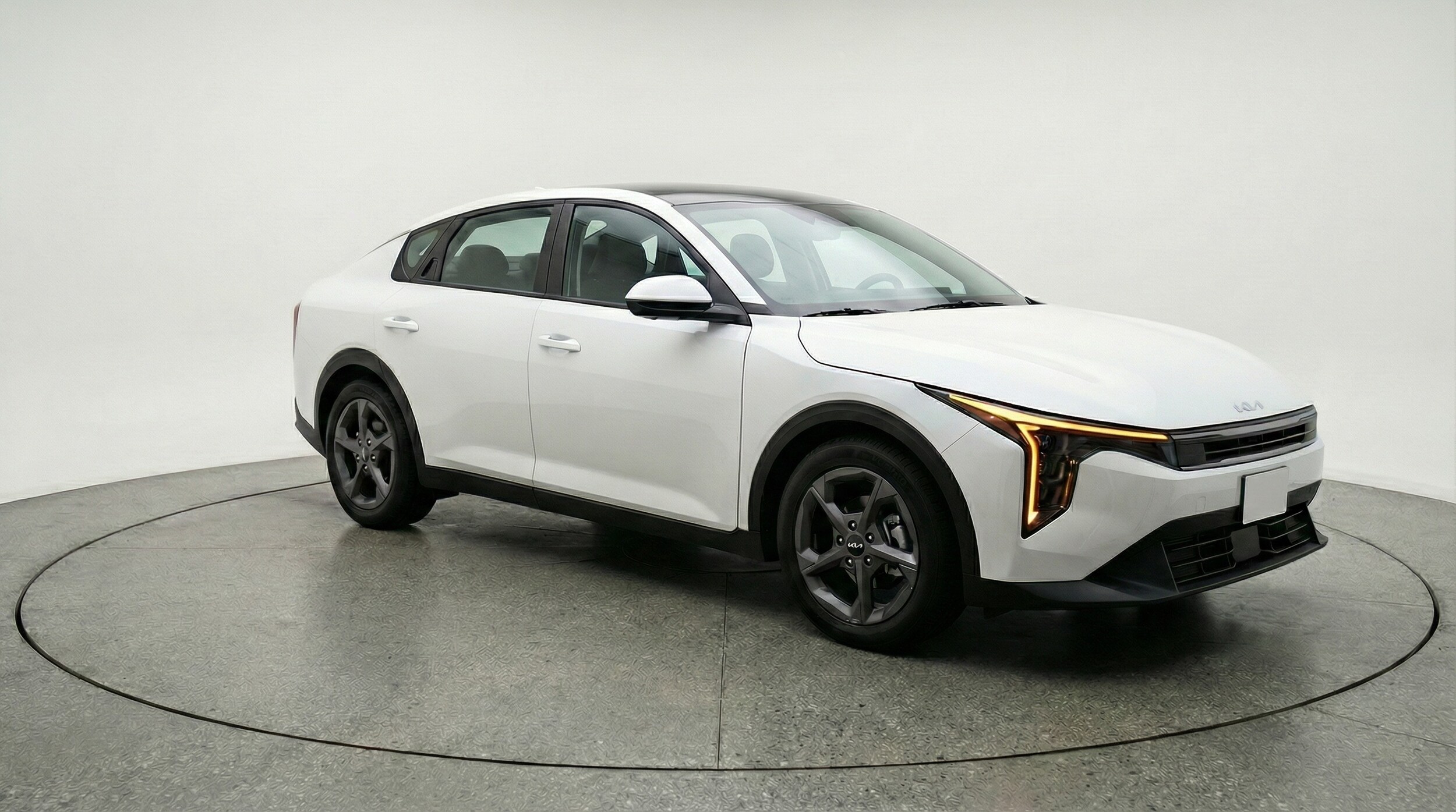 Thumbnail: 2025 Kia K4 - 1