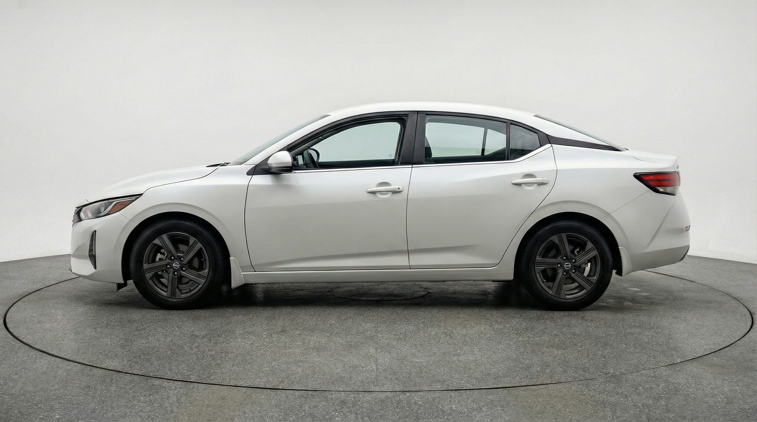 Thumbnail: 2025 Nissan Sentra - 4
