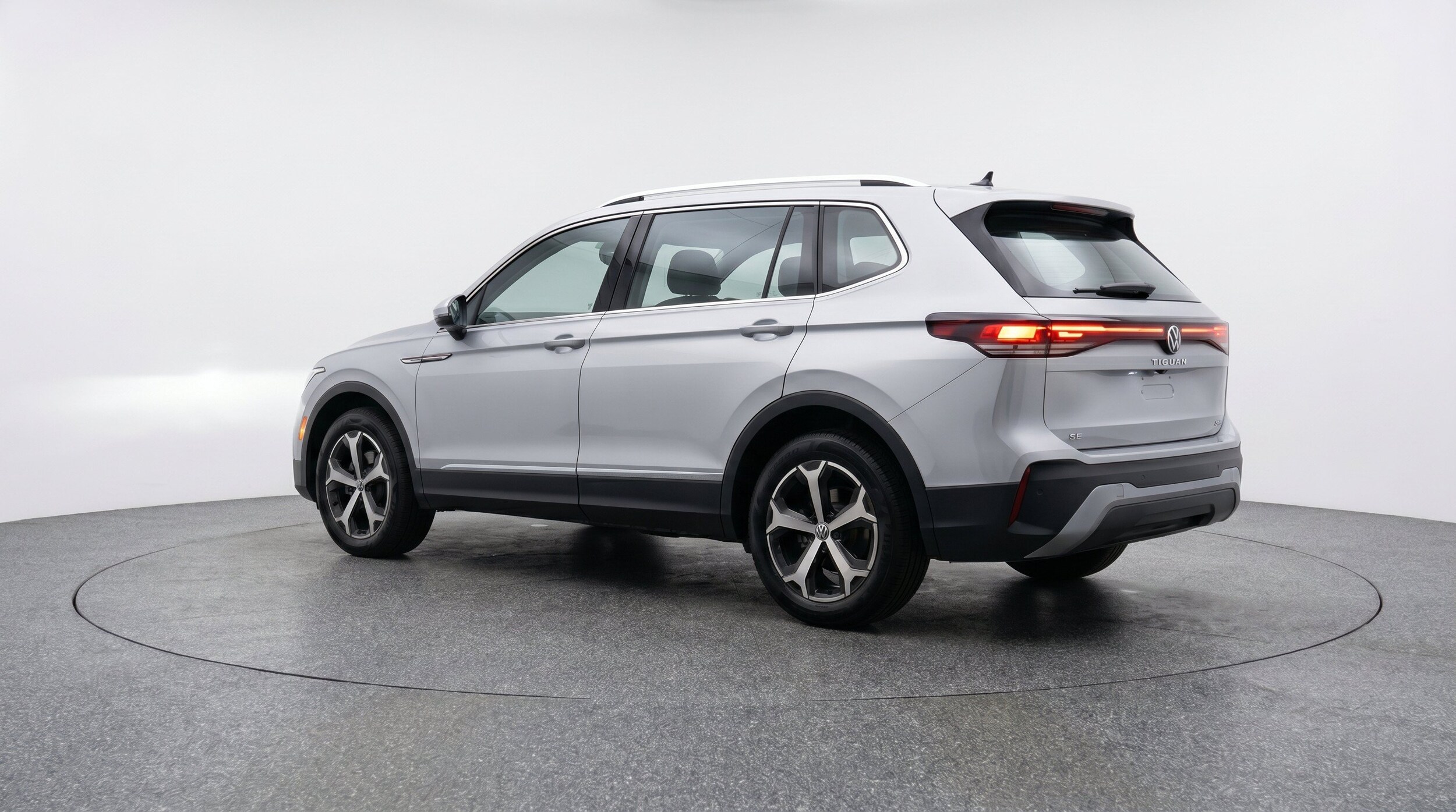 Thumbnail: 2026 Volkswagen Tiguan - 6