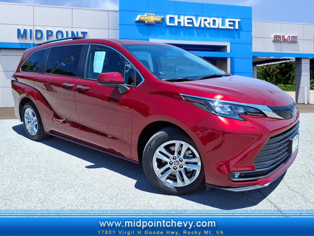 2025 Toyota Sienna XLE