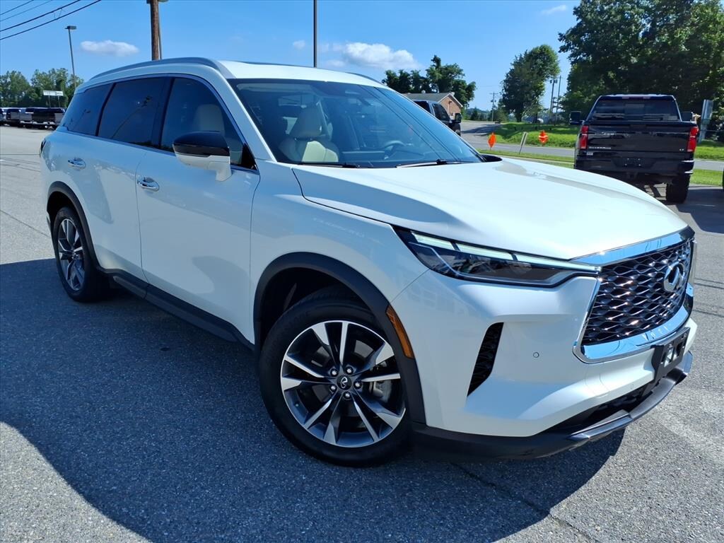 Used 2025 INFINITI QX60 Luxe