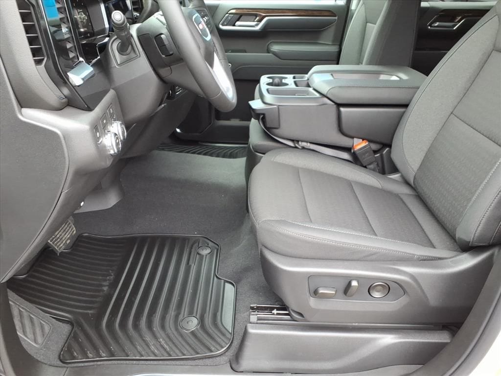 2026 GMC Sierra 1500 SLE - Photo 6