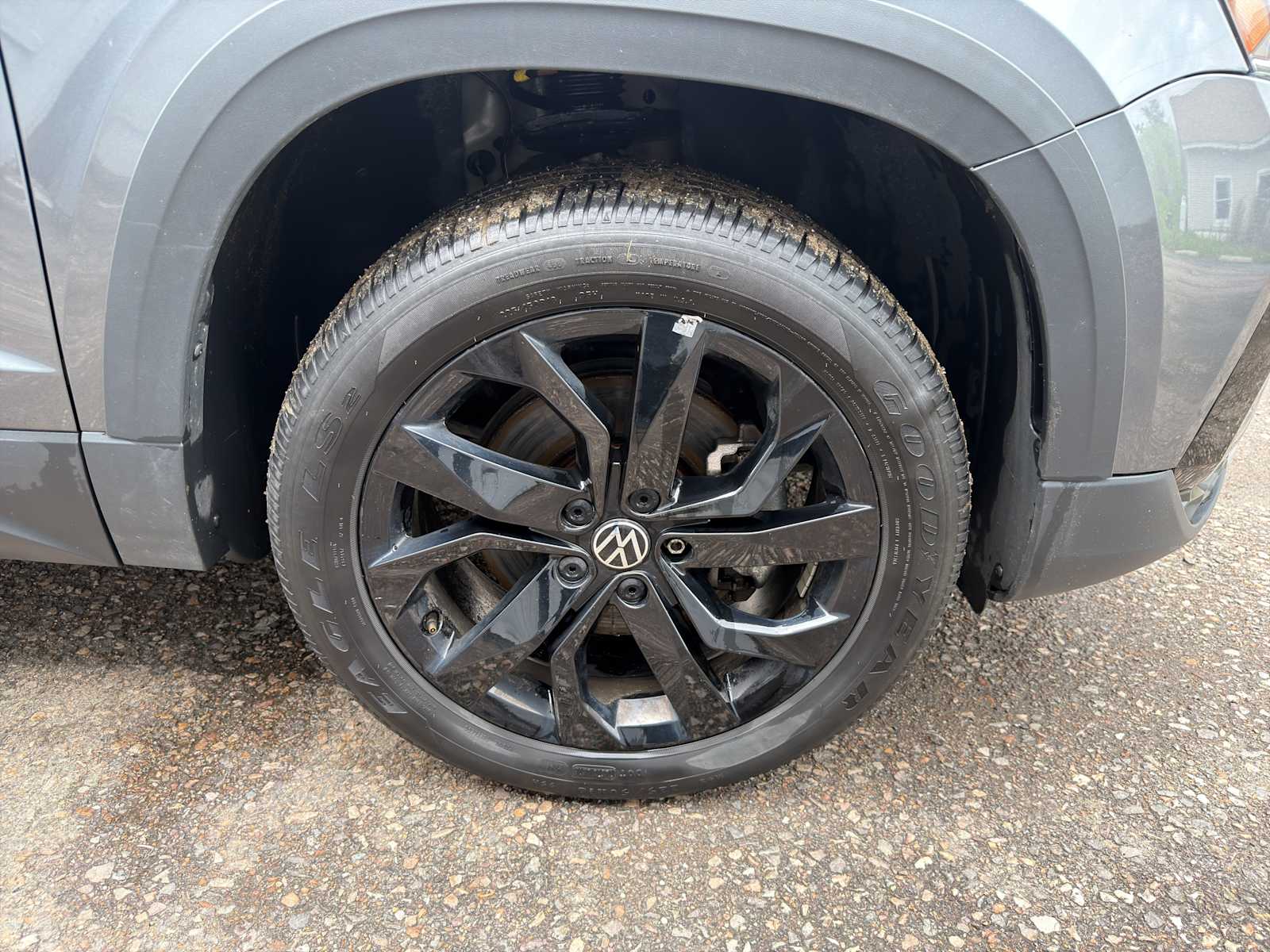 2023 Volkswagen Taos SE - Photo 25
