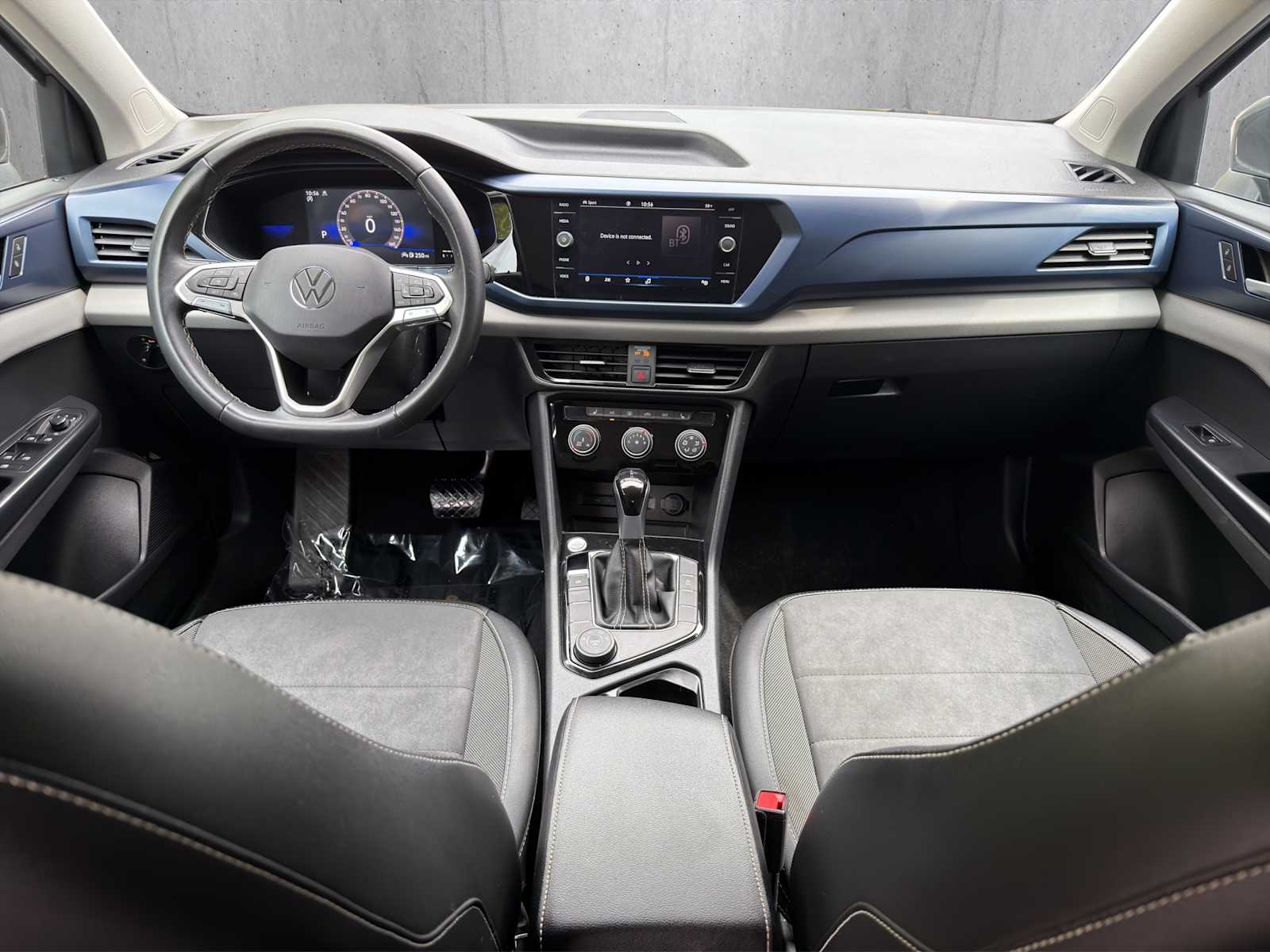2023 Volkswagen Taos SE - Photo 13