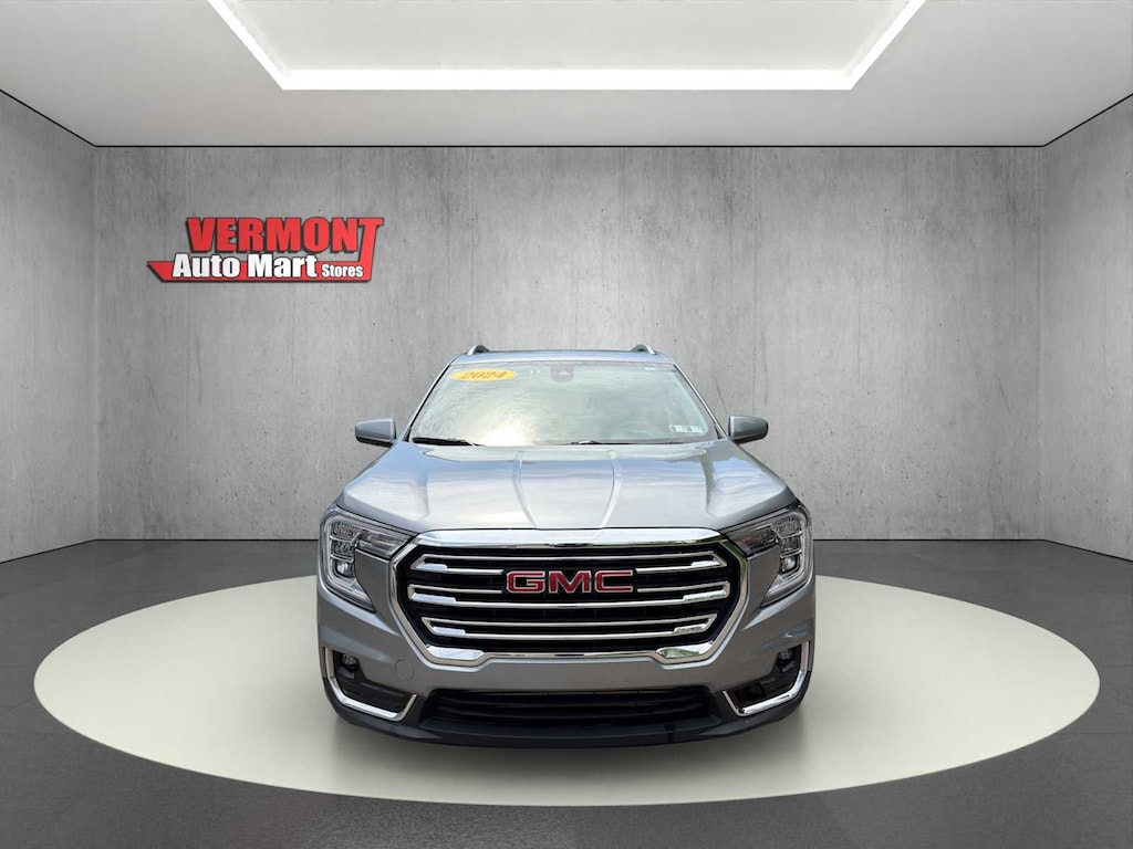 Used 2024 GMC Terrain SLT SUV