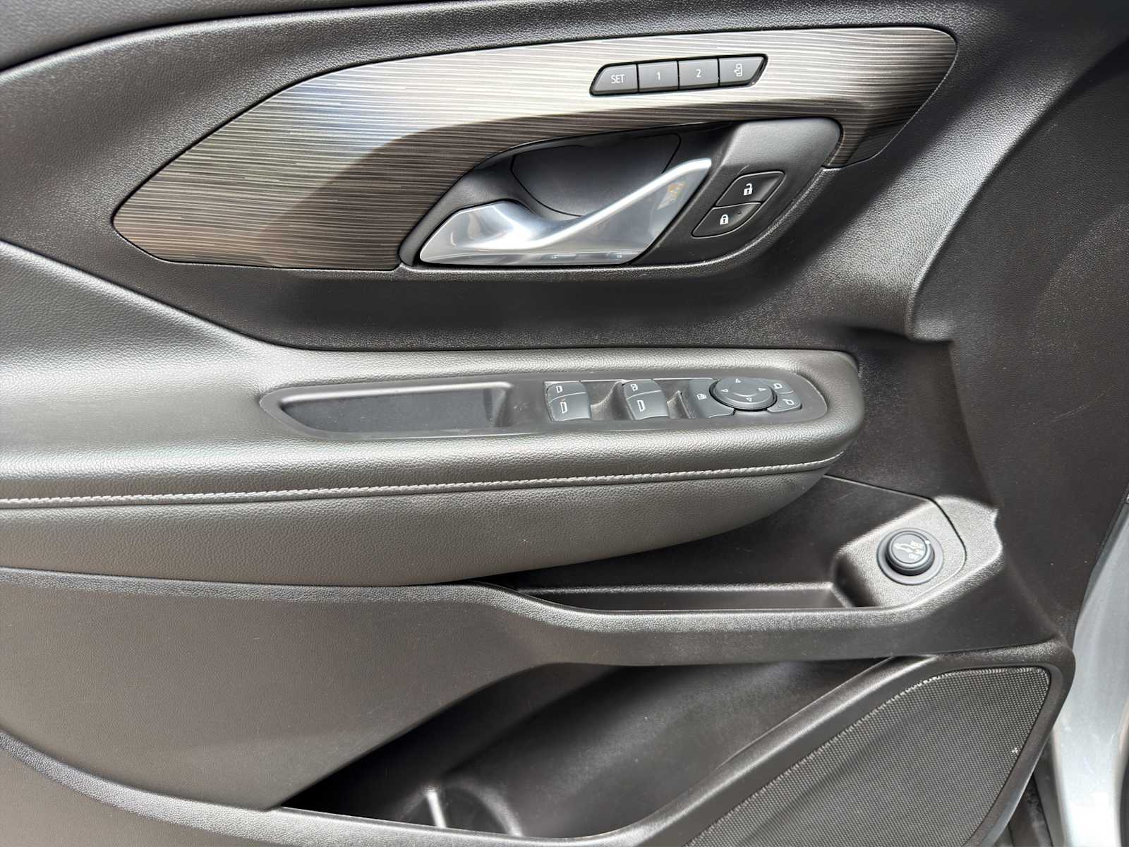 2024 GMC Terrain SLT - Photo 10