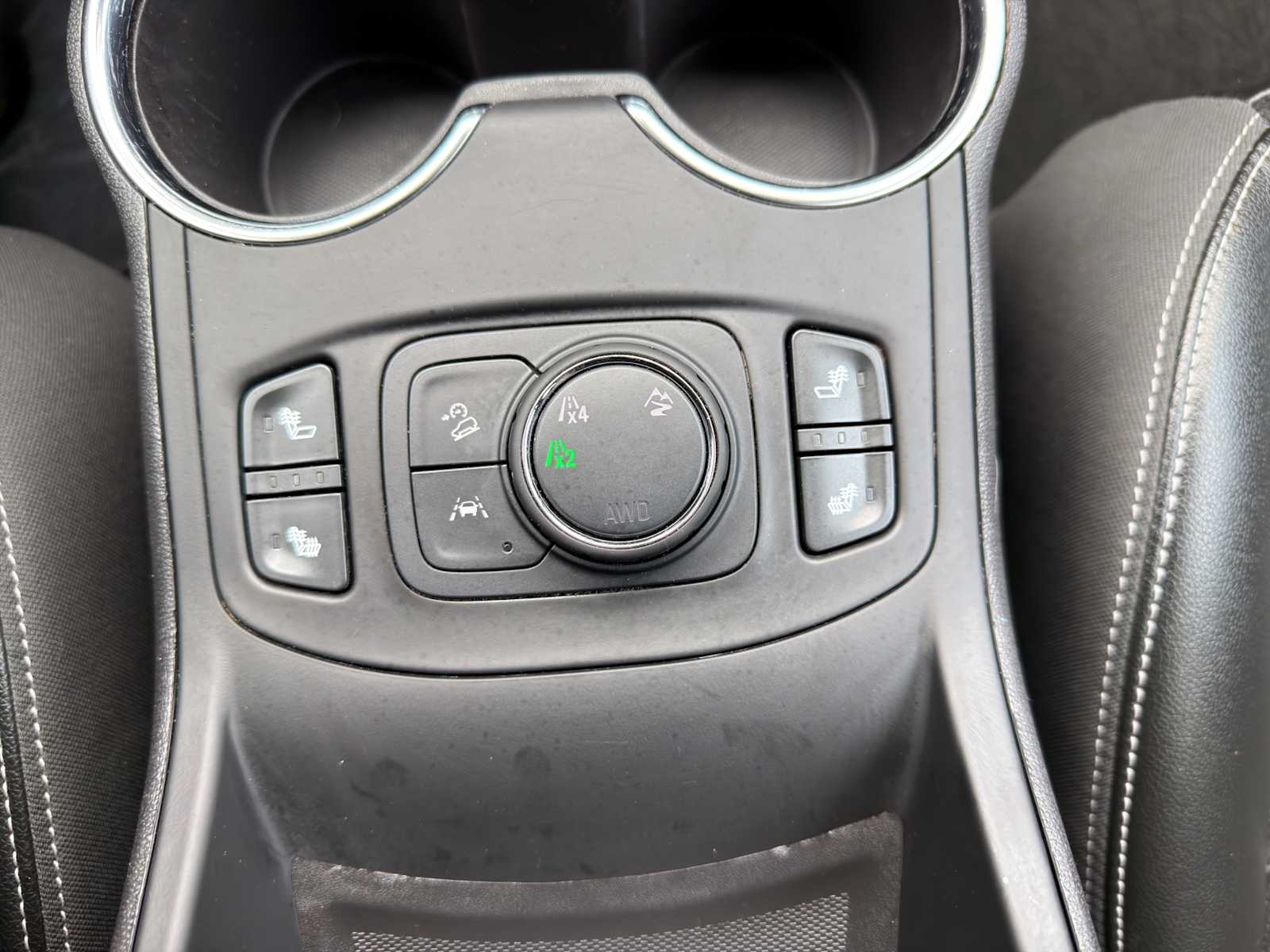 2024 GMC Terrain SLT - Photo 17