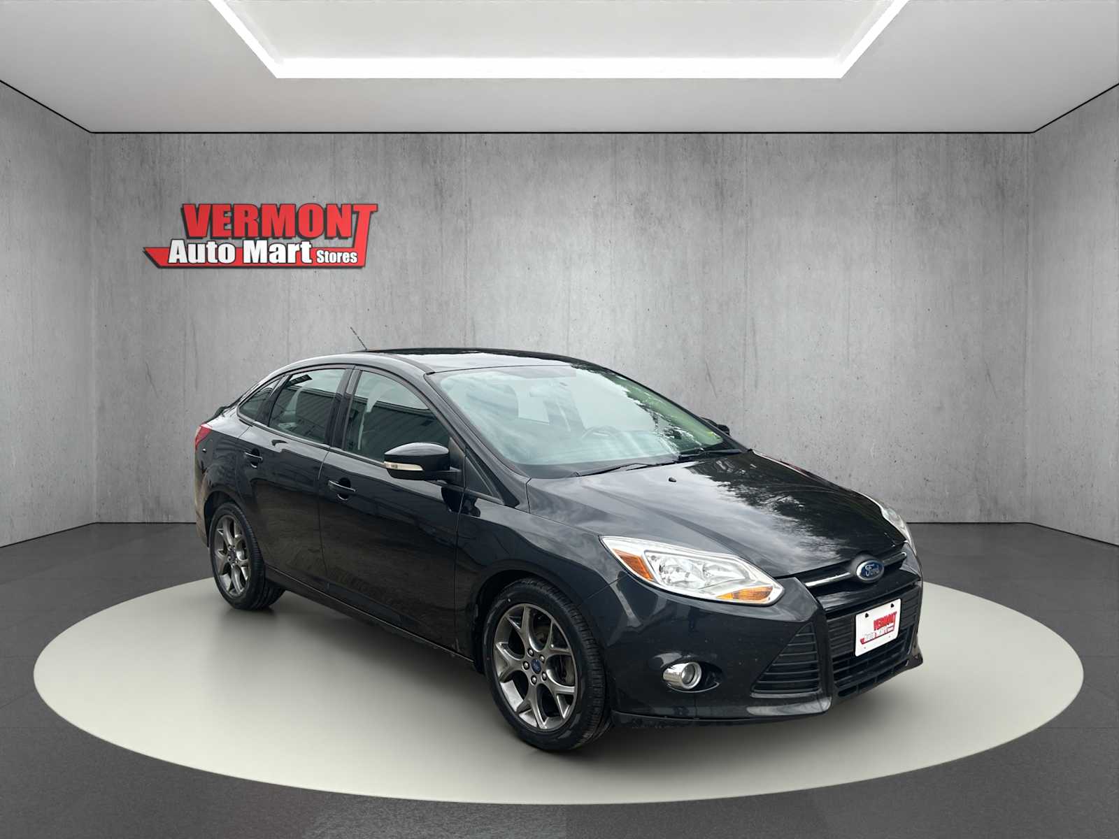 Tuxedo Black 2013 Ford Focus SE Sedan Front-Wheel Drive Automatic