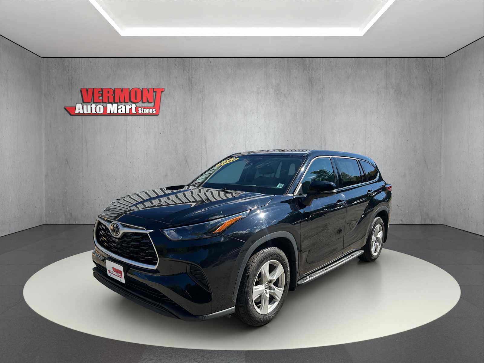 2022 Toyota Highlander L photo 2