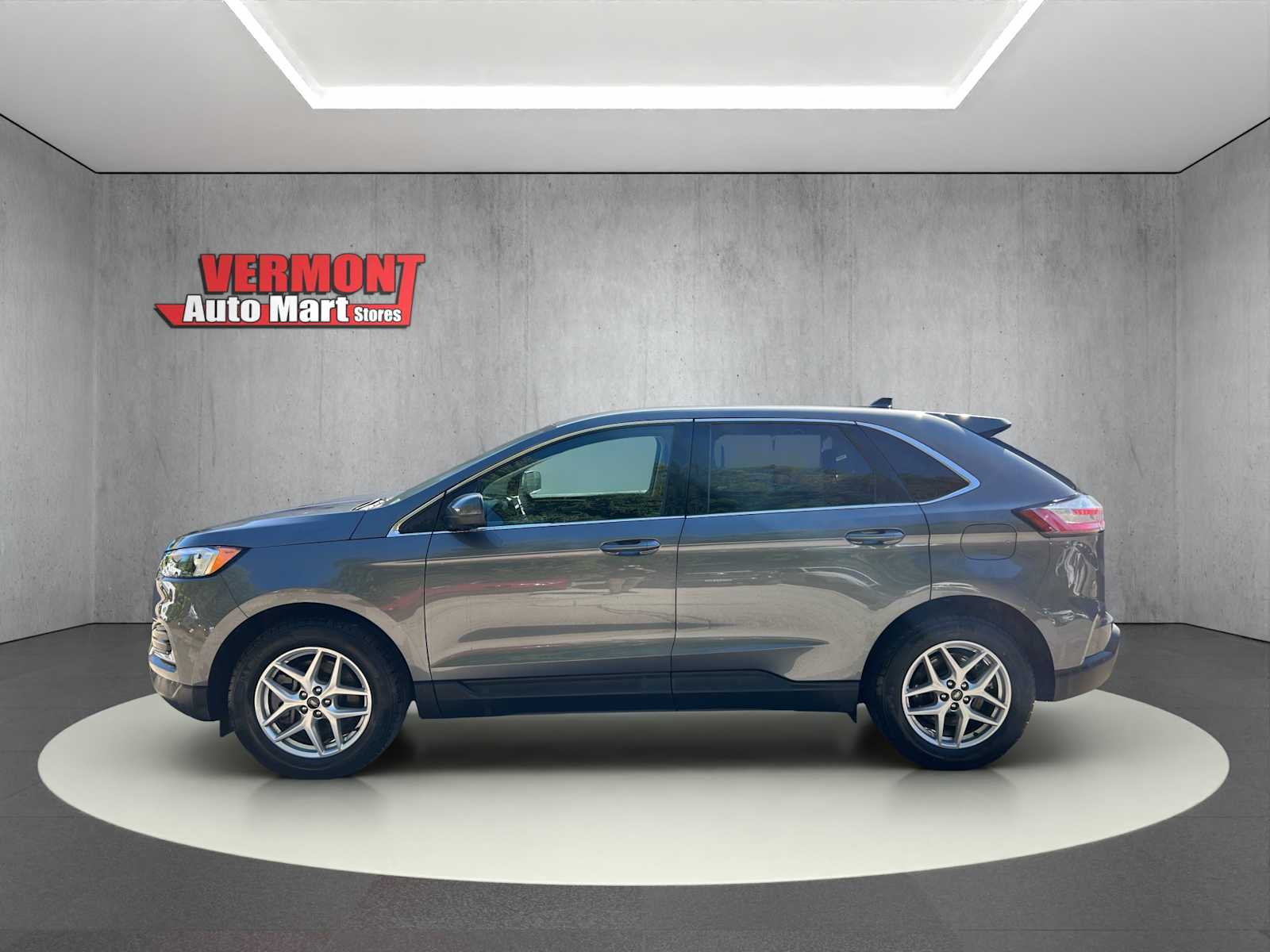 2024 Ford Edge SEL photo 4