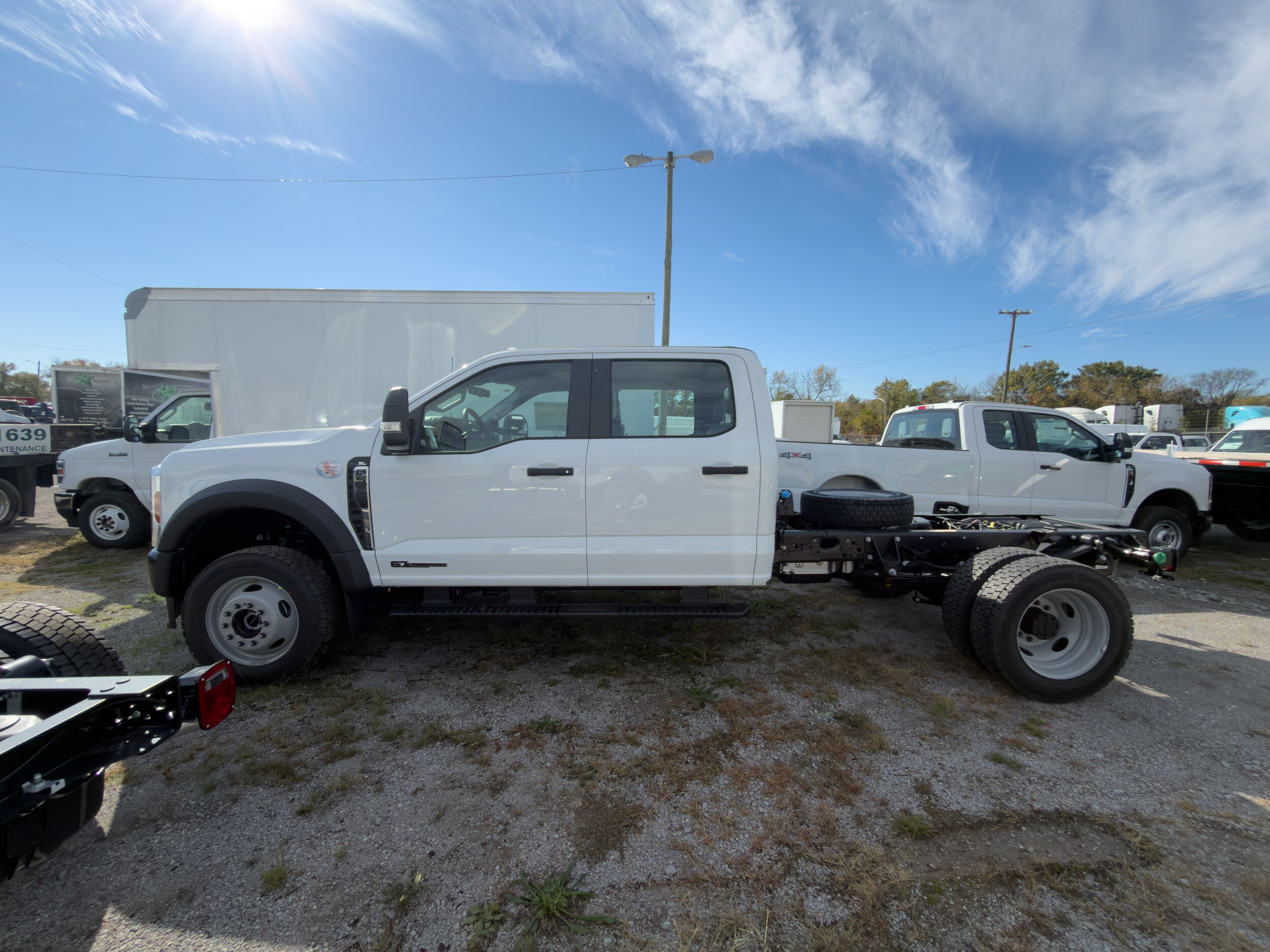 2026 Ford F-550 photo 3