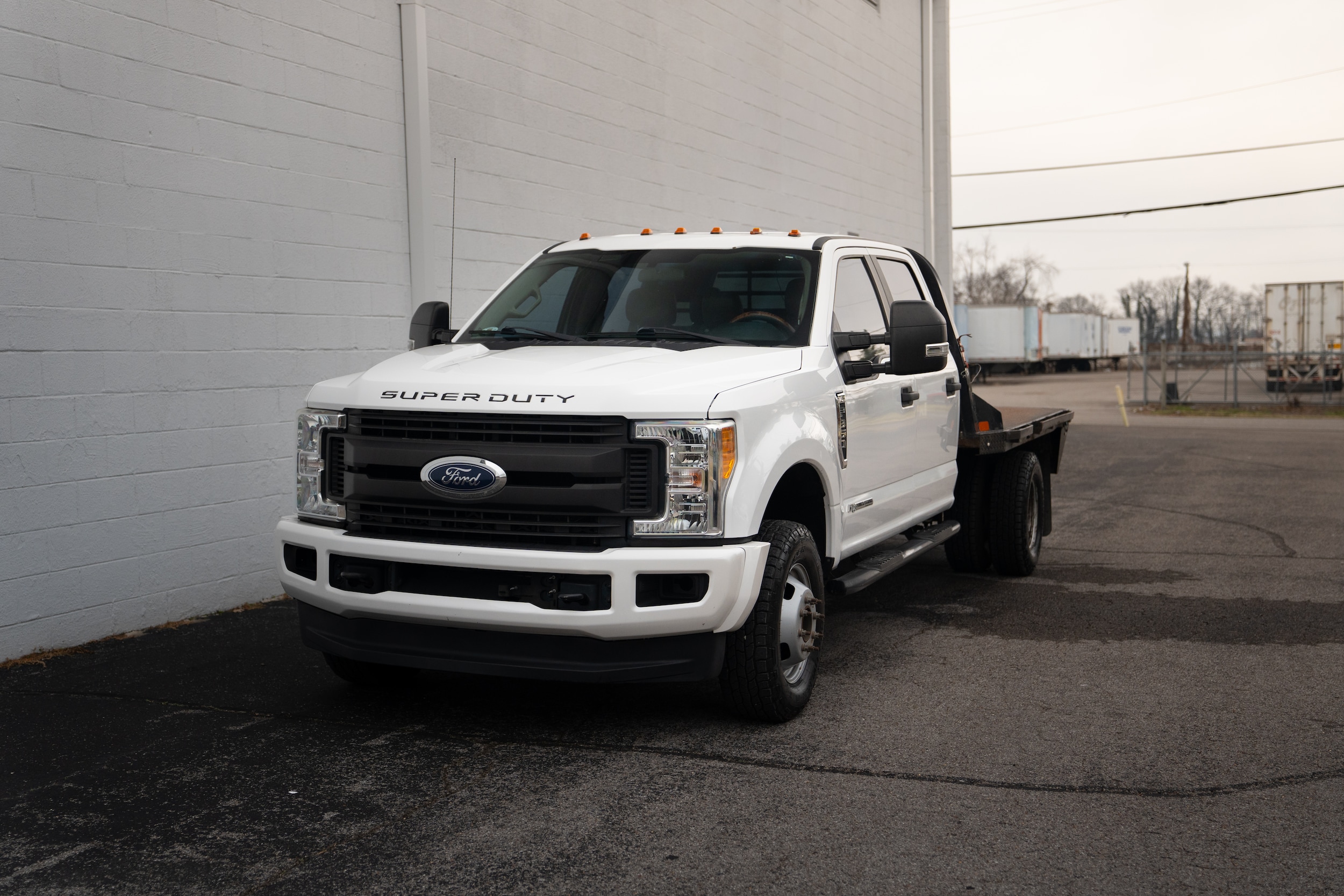 2017 Ford F-350 Super Duty Chassis Cab XL